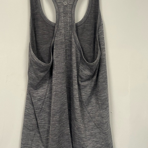 Lululemon - Picture 5 of 7